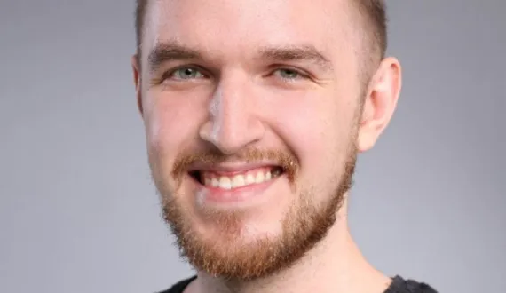 Porträt von Denis Paris, Berater für barrierefreie Webentwicklung